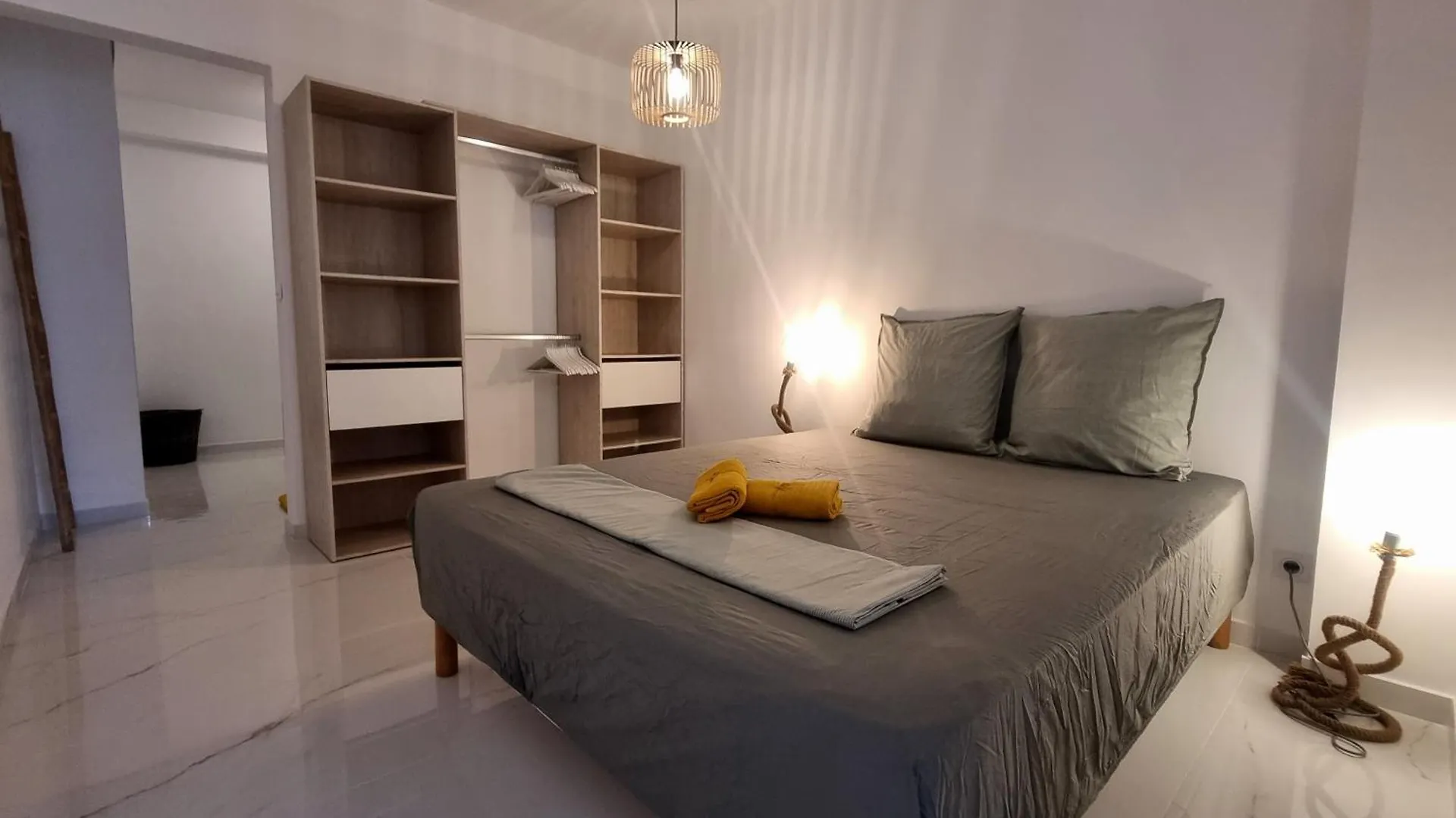 Apartment Loft Les Cigales, Refait A Neuf A 5Min De La Mer Avec Parking - By Auraconciergerie Saint-Cyr-sur-Mer