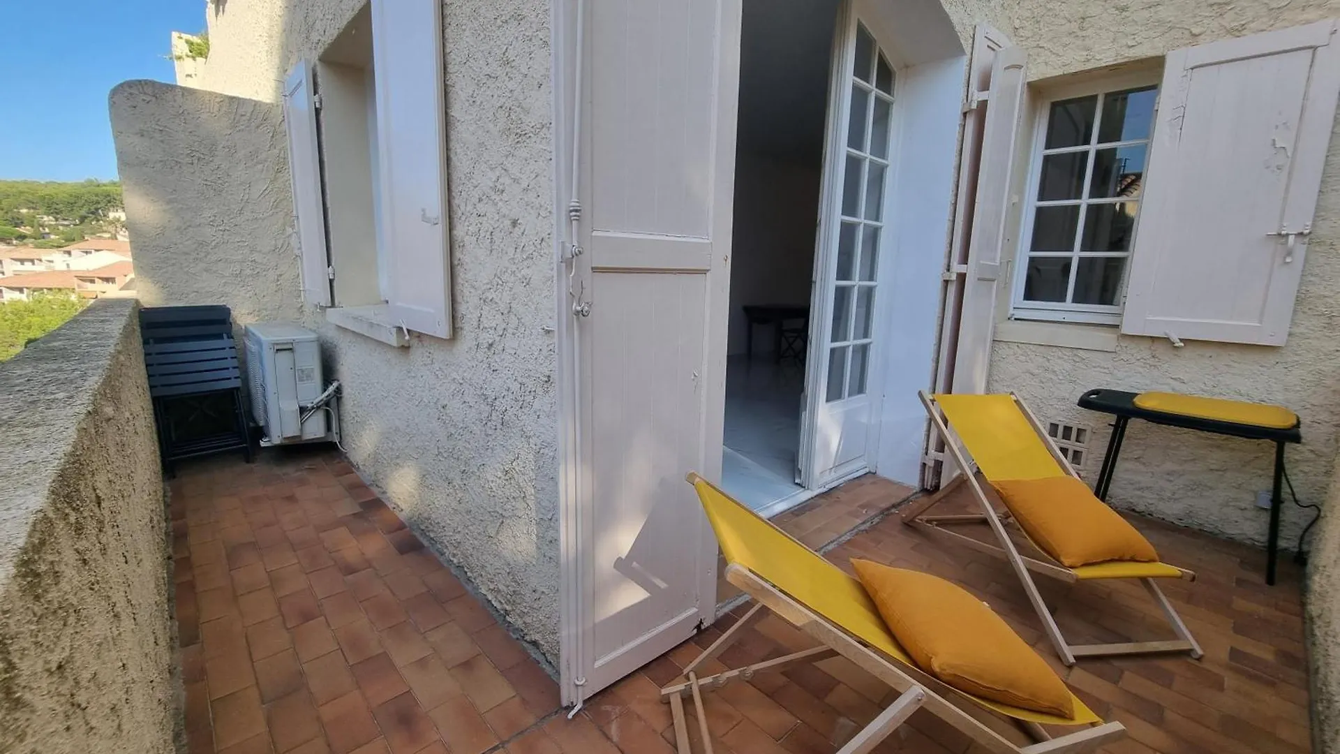 Loft Les Cigales, Refait A Neuf A 5Min De La Mer Avec Parking - By Auraconciergerie Saint-Cyr-sur-Mer 0*,  France
